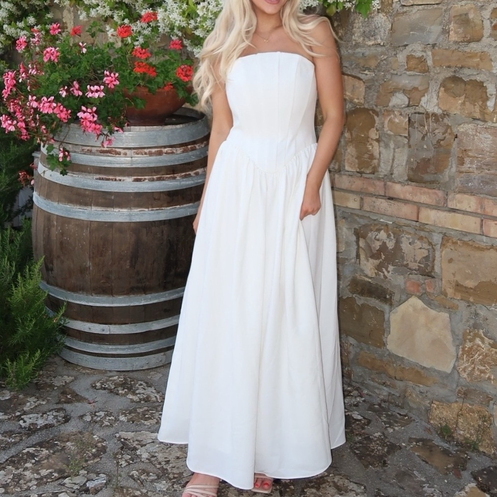 Ivory Strapless Pleated Bubble Hem Dress